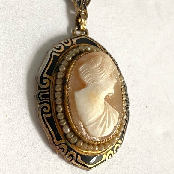 Vintage Cameo Brooch Victorian Style Carved Female Profile Portrait Gold Pin - Picture 5 of 11